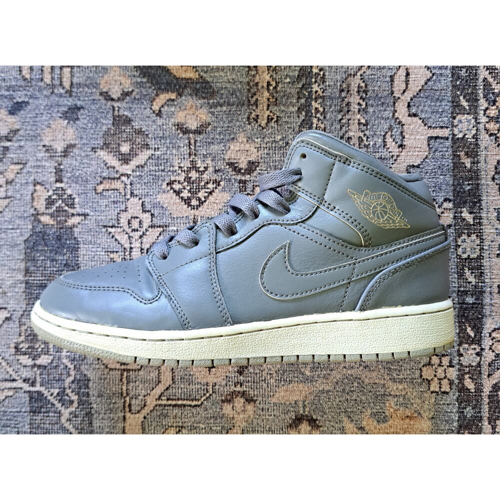 Nike Air Jordan 1 Mid Cool Grey Used Boys Youth Size 5.5 Worn See Pics - Picture 2 of 16